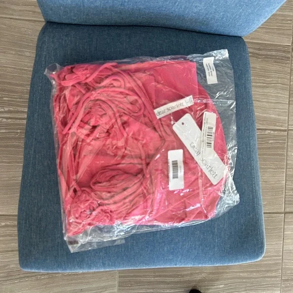 Dear Scarlett Fuchsia Blouse with V-Neck - Picture 6 of 6